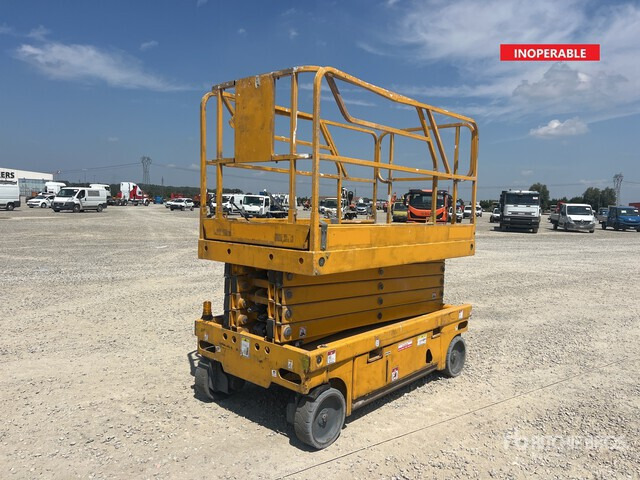2015 Haulotte Compact 12 Electric (Inoperable) Scissor Lift - Ножничный подъемник: фото 1 2015 Haulotte Compact 12 Electric (Inoperable) Scissor Lift - Ножничный подъемник: фото 1