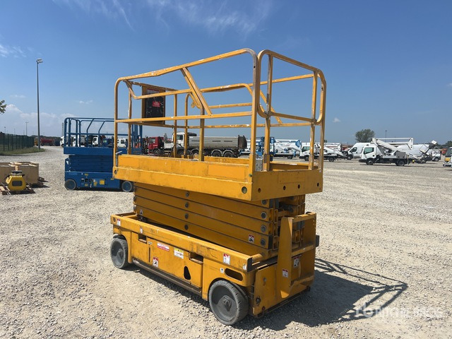 2015 Haulotte Compact 12 Electric (Inoperable) Scissor Lift - Ножничный подъемник: фото 3 2015 Haulotte Compact 12 Electric (Inoperable) Scissor Lift - Ножничный подъемник: фото 3