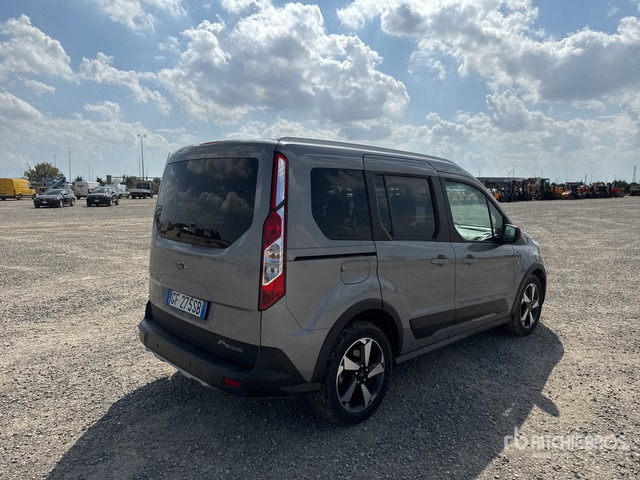 2021 Ford Tourneo Connect 5 seats Van Truck - Легковой фургон: фото 3 2021 Ford Tourneo Connect 5 seats Van Truck - Легковой фургон: фото 3