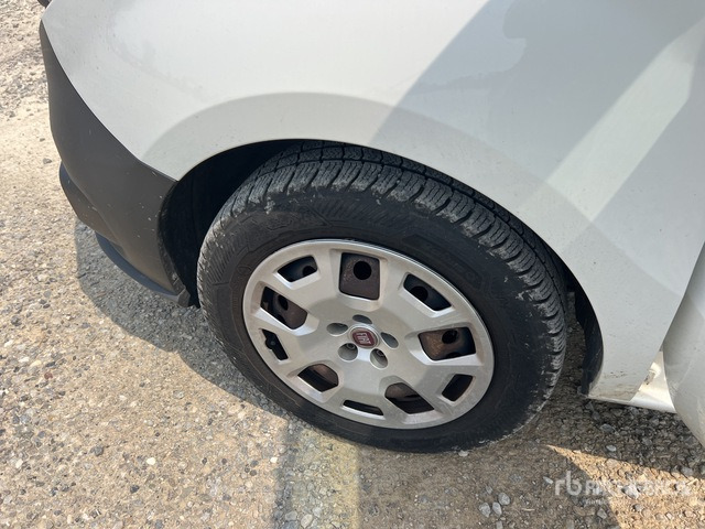 Fiat Doblo Cargo Van Truck - Цельнометаллический фургон: фото 5 Fiat Doblo Cargo Van Truck - Цельнометаллический фургон: фото 5