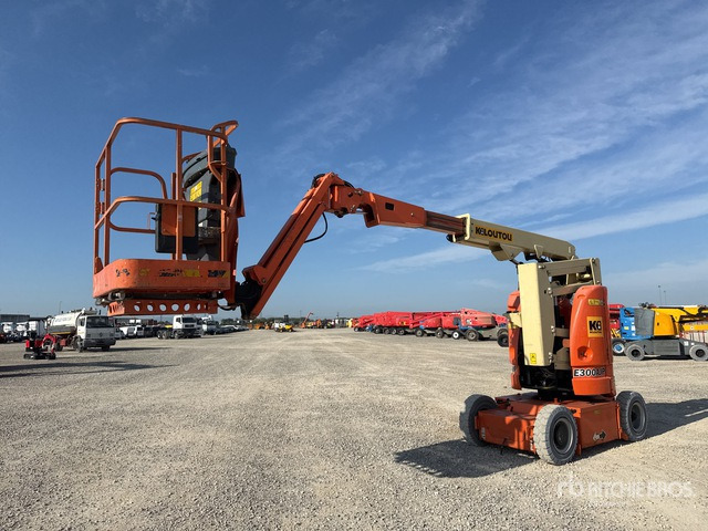 JLG E300 AJP Piattaforma monobraccio articolata - Коленчатый подъемник: фото 1 JLG E300 AJP Piattaforma monobraccio articolata - Коленчатый подъемник: фото 1