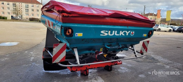 2008 Sulky X44 36 m 3-Point 3200 L Fertilizer Spreader - Косилка-измельчитель/ Мульчер: фото 1 2008 Sulky X44 36 m 3-Point 3200 L Fertilizer Spreader - Косилка-измельчитель/ Мульчер: фото 1