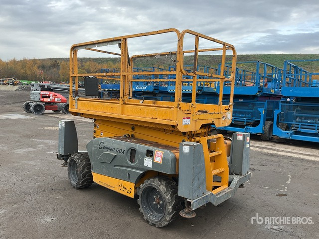 2014 Haulotte Compact12DX 4x4 Diesel Scissor Lift - Ножничный подъемник: фото 3 2014 Haulotte Compact12DX 4x4 Diesel Scissor Lift - Ножничный подъемник: фото 3