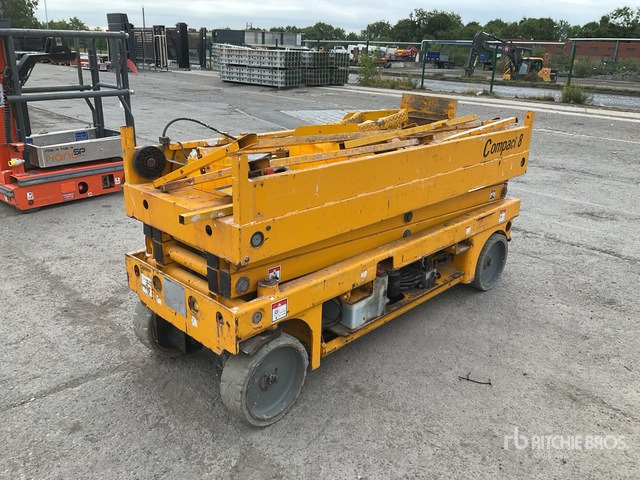 2015 Haulotte Compact 8 Electric (Inoperable) Scissor Lift - Ножничный подъемник: фото 2 2015 Haulotte Compact 8 Electric (Inoperable) Scissor Lift - Ножничный подъемник: фото 2