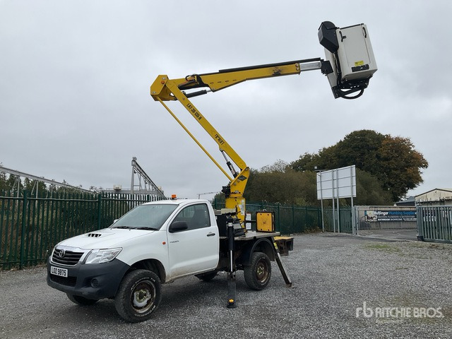 2018 Toyota Hilux 2018 Versalift LAT-38-135-H on 4x4 Bucket Truck - Другая техника: фото 1 2018 Toyota Hilux 2018 Versalift LAT-38-135-H on 4x4 Bucket Truck - Другая техника: фото 1