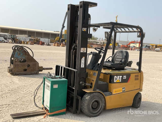 2014 Cat EP25K-PAC 2.5 ton Electric Forklift - Электропогрузчик: фото 2 2014 Cat EP25K-PAC 2.5 ton Electric Forklift - Электропогрузчик: фото 2
