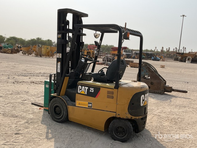 2014 Cat EP25K-PAC 2.5 ton Electric Forklift - Электропогрузчик: фото 3 2014 Cat EP25K-PAC 2.5 ton Electric Forklift - Электропогрузчик: фото 3