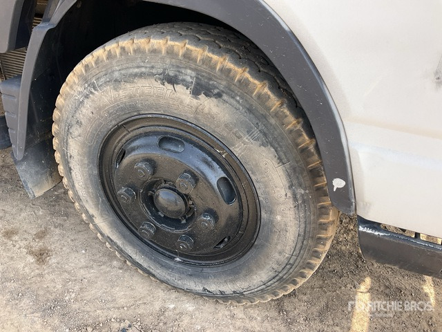 2014 Mitsubishi 4x2 Crew Cab Flatbed Truck - Грузовик бортовой/ Платформа: фото 5 2014 Mitsubishi 4x2 Crew Cab Flatbed Truck - Грузовик бортовой/ Платформа: фото 5