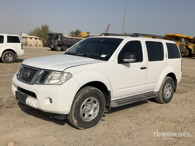 2014 Nissan Pathfinder 4WD SUV - Внедорожник: фото 2 2014 Nissan Pathfinder 4WD SUV - Внедорожник: фото 2