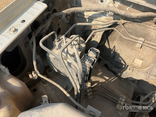 2016 Mitsubishi L200 4x4 Crew Cab Pickup - Пикап: фото 4 2016 Mitsubishi L200 4x4 Crew Cab Pickup - Пикап: фото 4