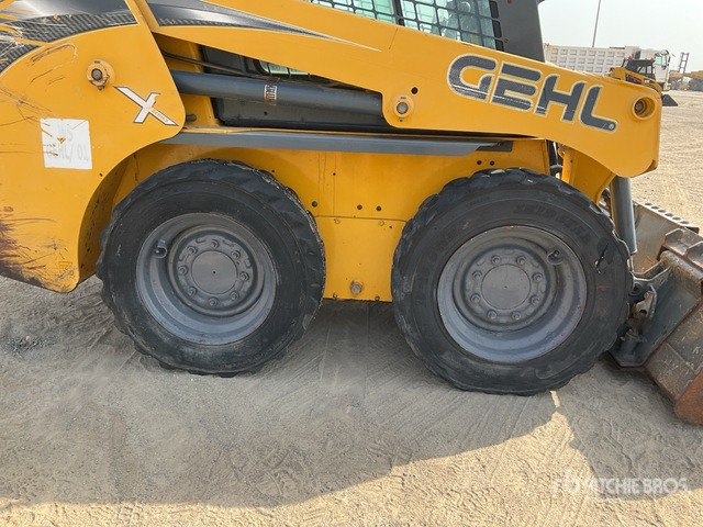 Gehl R135 - Мини-погрузчик с бортовым поворотом: фото 5 Gehl R135 - Мини-погрузчик с бортовым поворотом: фото 5