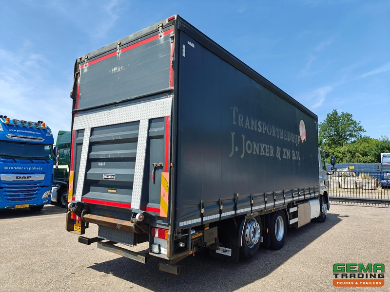 DAF CF 400 FAN 6x2/4 SpaceCab Euro6A - Schuifzeilenbak 7.7m + Laadklep 2000kg - HH Vloer - AanhangerKoppeling - Тентованный грузовик: фото 4 DAF CF 400 FAN 6x2/4 SpaceCab Euro6A - Schuifzeilenbak 7.7m + Laadklep 2000kg - HH Vloer - AanhangerKoppeling - Тентованный грузовик: фото 4