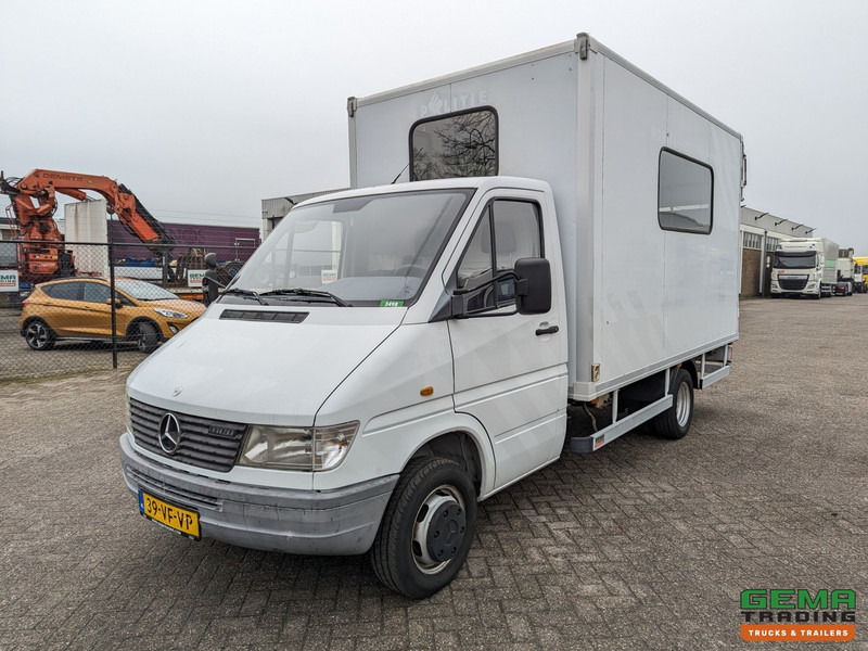 Mercedes-Benz 400-serie 410 D 4x2 Euro2 - Mobiel Kantoor - Standkachel - Hydr. Steunpoten - Eigen Accu's - 26.000KM Origineel - MARGE - Фургон: фото 1 Mercedes-Benz 400-serie 410 D 4x2 Euro2 - Mobiel Kantoor - Standkachel - Hydr. Steunpoten - Eigen Accu's - 26.000KM Origineel - MARGE - Фургон: фото 1