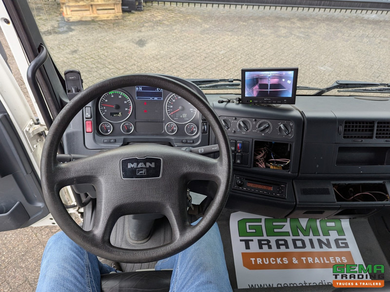 Фото интерьера 2: MAN TGL 12.180 4x2 DoKa 7 pers. Euro5 EEV - Paardenwagen 2-Paards - 147.000km! - MARGE в лизинг MAN TGL 12.180 4x2 DoKa 7 pers. Euro5 EEV - Paardenwagen 2-Paards - 147.000km! - MARGE