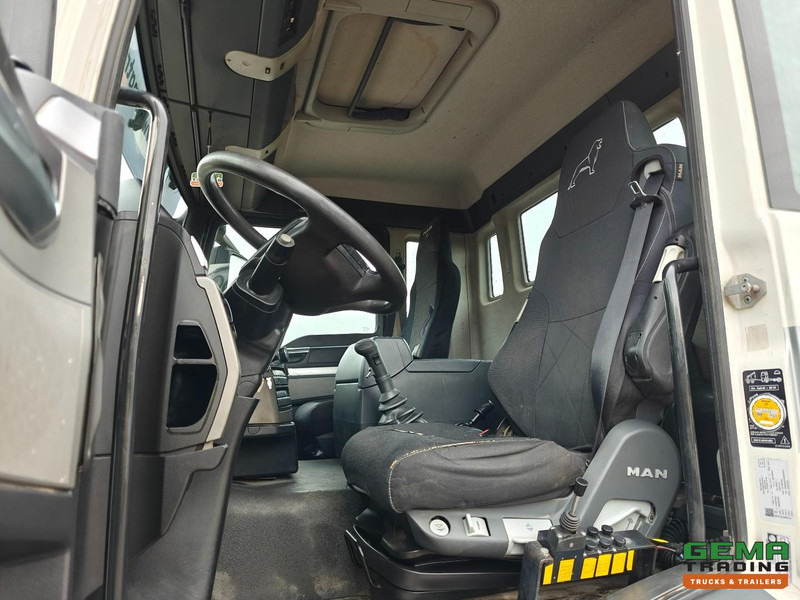 MAN TGS-TGX 26.440 6x4 Dagcabine Euro5 - AJK 20T HaakarmSysteem - Volledig Bladgeveerd - Naafreductie - Handgeschakeld - Крюковой мультилифт: фото 5 MAN TGS-TGX 26.440 6x4 Dagcabine Euro5 - AJK 20T HaakarmSysteem - Volledig Bladgeveerd - Naafreductie - Handgeschakeld - Крюковой мультилифт: фото 5