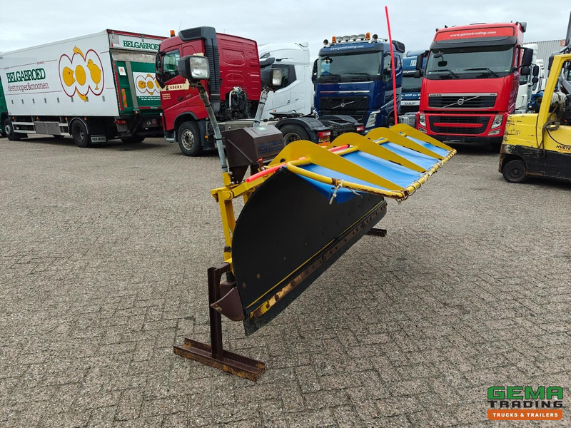 NIDO HYL-240-K24V EPZ-0 SneeuwSchuiver - Hydraulisch verstelbaar - 24V - 2.7M - Отвал для снега: фото 5 NIDO HYL-240-K24V EPZ-0 SneeuwSchuiver - Hydraulisch verstelbaar - 24V - 2.7M - Отвал для снега: фото 5