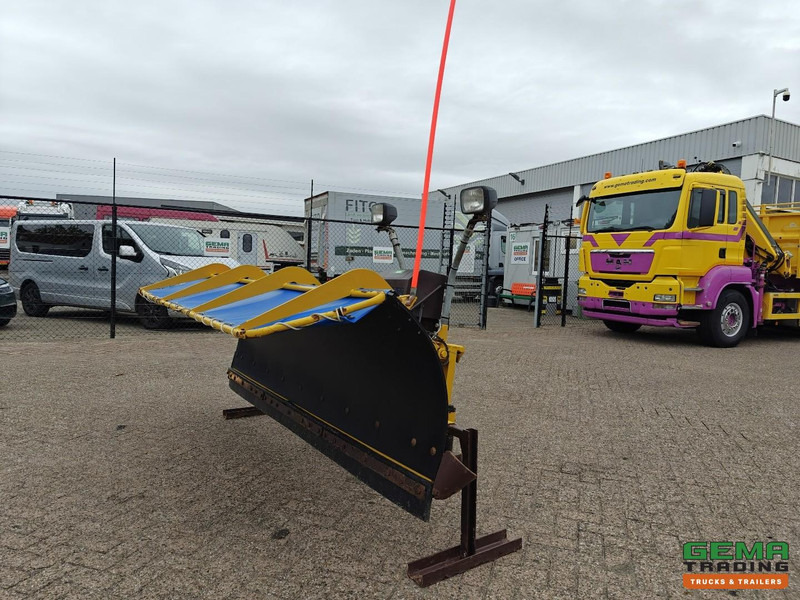 NIDO HYL-240-K24V EPZ-0 SneeuwSchuiver - Hydraulisch verstelbaar - 24V - 2.7M - Отвал для снега: фото 4 NIDO HYL-240-K24V EPZ-0 SneeuwSchuiver - Hydraulisch verstelbaar - 24V - 2.7M - Отвал для снега: фото 4