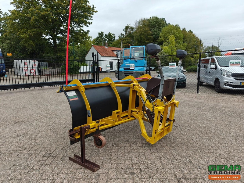 NIDO HYL-240-K24V EPZ-0 SneeuwSchuiver - Hydraulisch verstelbaar - 24V - 2.7M - Отвал для снега: фото 2 NIDO HYL-240-K24V EPZ-0 SneeuwSchuiver - Hydraulisch verstelbaar - 24V - 2.7M - Отвал для снега: фото 2