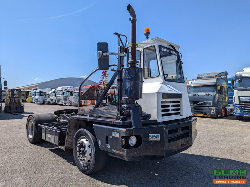 Terberg YT17 MOTOR DEFECT - MMBS Kenteken - Терминальный тягач: фото 2 Terberg YT17 MOTOR DEFECT - MMBS Kenteken - Терминальный тягач: фото 2