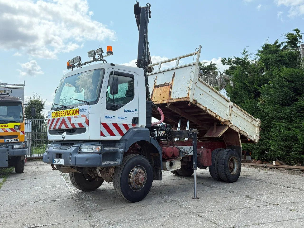 Renault Kerax 400 4X4 Tipper + Hiab 085 Spring/Spring EU - Самосвал, Автоманипулятор: фото 2 Renault Kerax 400 4X4 Tipper + Hiab 085 Spring/Spring EU - Самосвал, Автоманипулятор: фото 2
