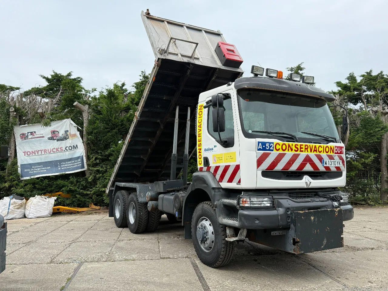 Renault Kerax 400 6X6 Tipper Spring/spring ZF Man Gear E - Самосвал: фото 1 Renault Kerax 400 6X6 Tipper Spring/spring ZF Man Gear E - Самосвал: фото 1