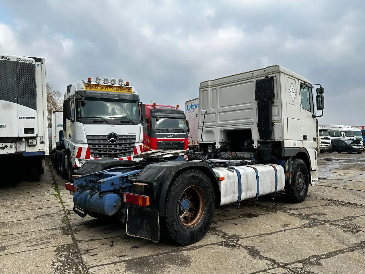 DAF XF 95.380 4X2 Tractor-unit Spring/Air ZF Manual DAF XF 95.380 4X2 Tractor-unit Spring/Air ZF Manual - Тягач: фото 4 DAF XF 95.380 4X2 Tractor-unit Spring/Air ZF Manual DAF XF 95.380 4X2 Tractor-unit Spring/Air ZF Manual - Тягач: фото 4