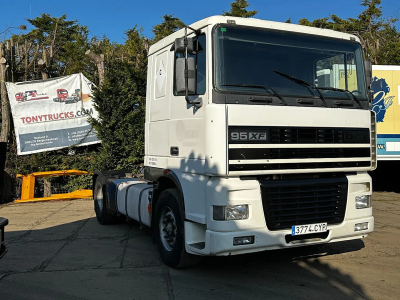 DAF XF 95.380 4X2 Tractor-unit Spring/Air ZF Manual Euro2 PTO - Тягач: фото 1 DAF XF 95.380 4X2 Tractor-unit Spring/Air ZF Manual Euro2 PTO - Тягач: фото 1