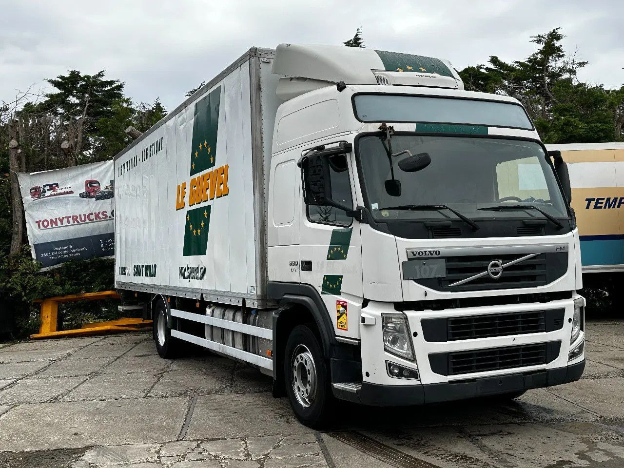 Volvo FM 330 4X2 BOX Spring/Air EURO5 Double Airco Ret - Грузовик с закрытым кузовом: фото 1 Volvo FM 330 4X2 BOX Spring/Air EURO5 Double Airco Ret - Грузовик с закрытым кузовом: фото 1