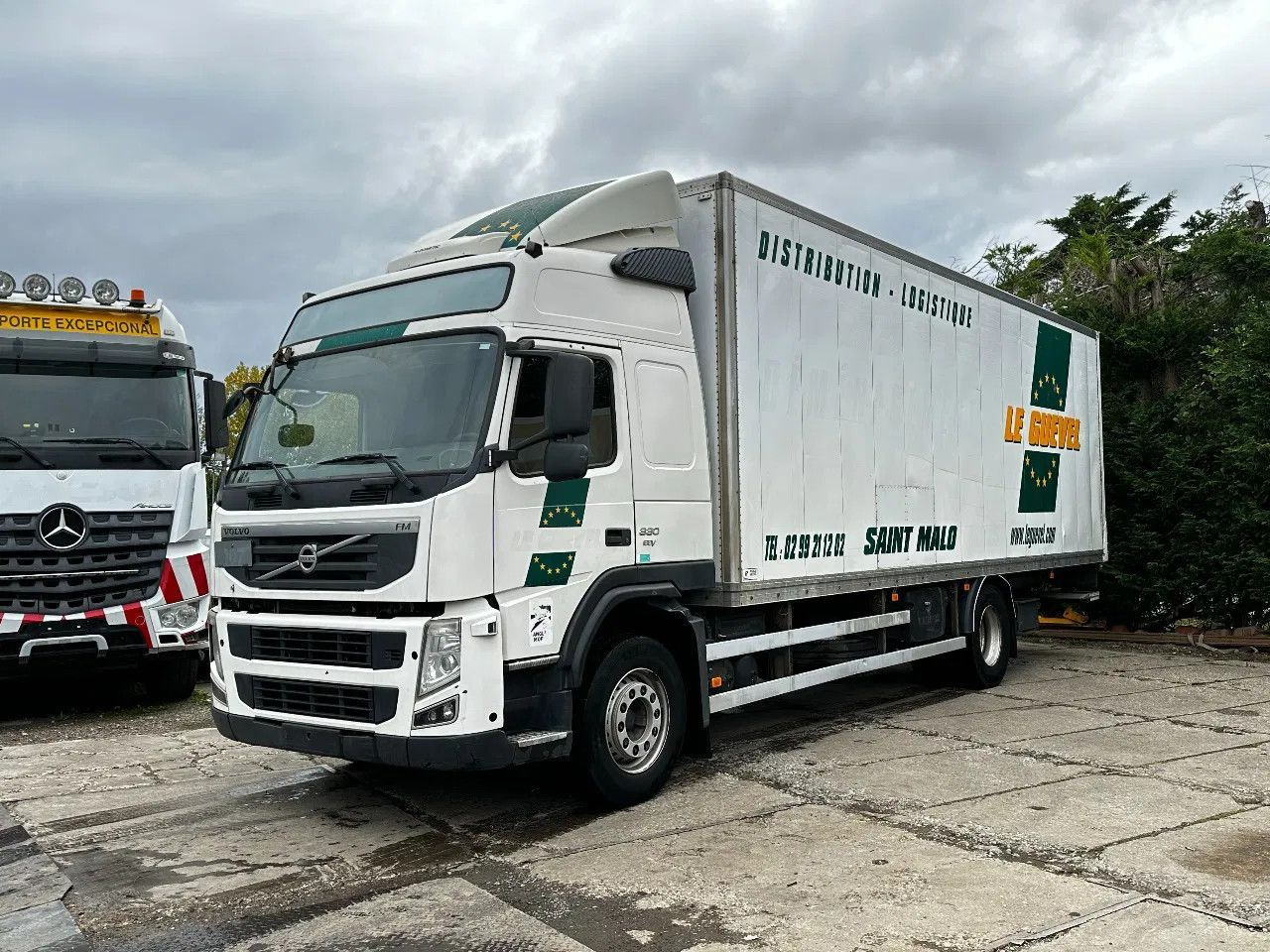 Volvo FM 330 4X2 BOX Spring/Air EURO5 Double Airco Ret - Грузовик с закрытым кузовом: фото 2 Volvo FM 330 4X2 BOX Spring/Air EURO5 Double Airco Ret - Грузовик с закрытым кузовом: фото 2