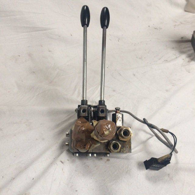 2-way hydraulic control unit for Still Wagner EGV-1600 - Гидравлический клапан для Погрузочно-разгрузочной техники: фото 2 2-way hydraulic control unit for Still Wagner EGV-1600 - Гидравлический клапан для Погрузочно-разгрузочной техники: фото 2