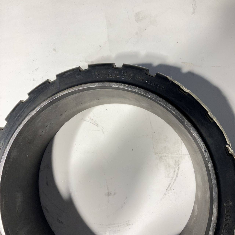 2x continental 15x5x11 1/4 tyres - Шина для Погрузочно-разгрузочной техники: фото 2 2x continental 15x5x11 1/4 tyres - Шина для Погрузочно-разгрузочной техники: фото 2