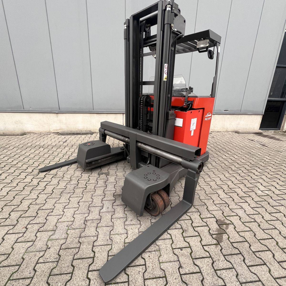 Atlet UFS250DTFVRG450 - Четырехсторонний погрузчик: фото 4 Atlet UFS250DTFVRG450 - Четырехсторонний погрузчик: фото 4