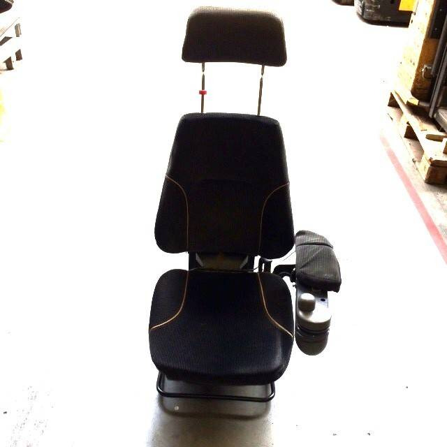 Complete seat for Atlet - Сиденье для Погрузочно-разгрузочной техники: фото 1 Complete seat for Atlet - Сиденье для Погрузочно-разгрузочной техники: фото 1