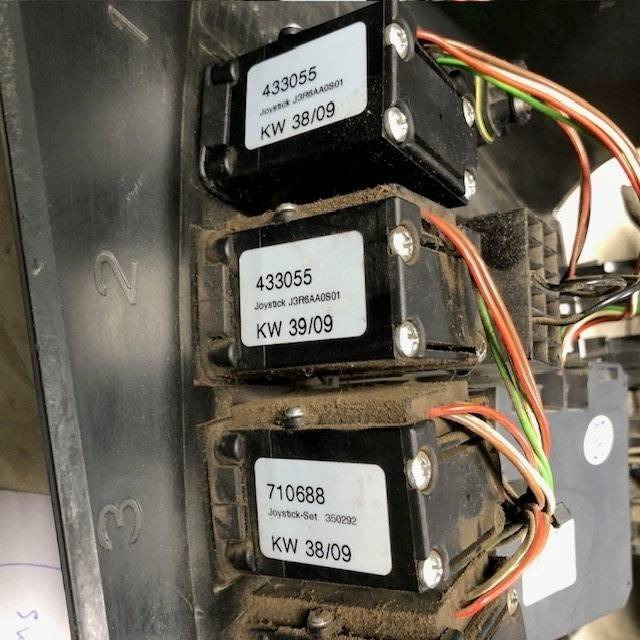 Joystick control panel for Still - Электрическая система для Погрузочно-разгрузочной техники: фото 4 Joystick control panel for Still - Электрическая система для Погрузочно-разгрузочной техники: фото 4