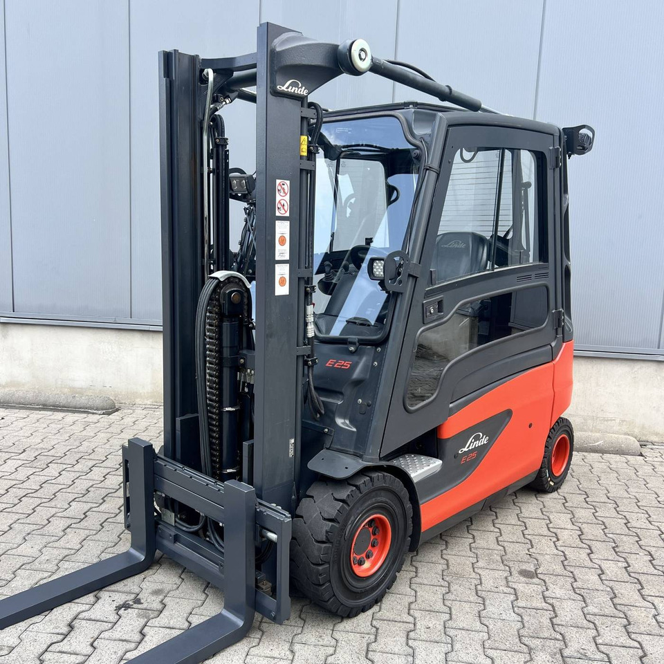 Linde E25L (387) - Электропогрузчик: фото 1 Linde E25L (387) - Электропогрузчик: фото 1