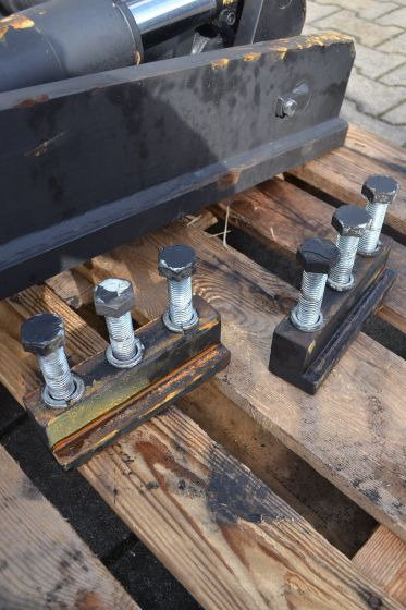 Stabau Fork carriage mounted hydraulic hook/retainer - Навесное оборудование для Погрузочно-разгрузочной техники: фото 4 Stabau Fork carriage mounted hydraulic hook/retainer - Навесное оборудование для Погрузочно-разгрузочной техники: фото 4