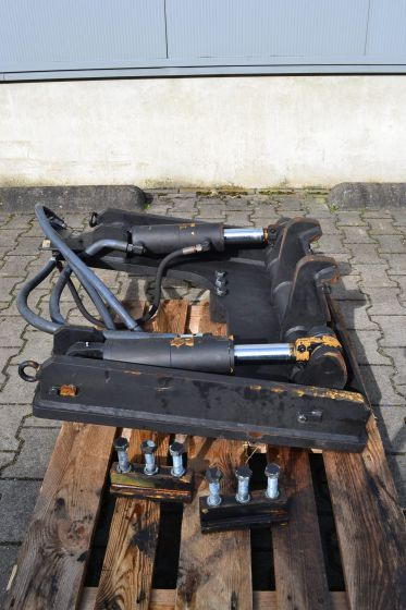 Stabau Fork carriage mounted hydraulic hook/retainer - Навесное оборудование для Погрузочно-разгрузочной техники: фото 1 Stabau Fork carriage mounted hydraulic hook/retainer - Навесное оборудование для Погрузочно-разгрузочной техники: фото 1