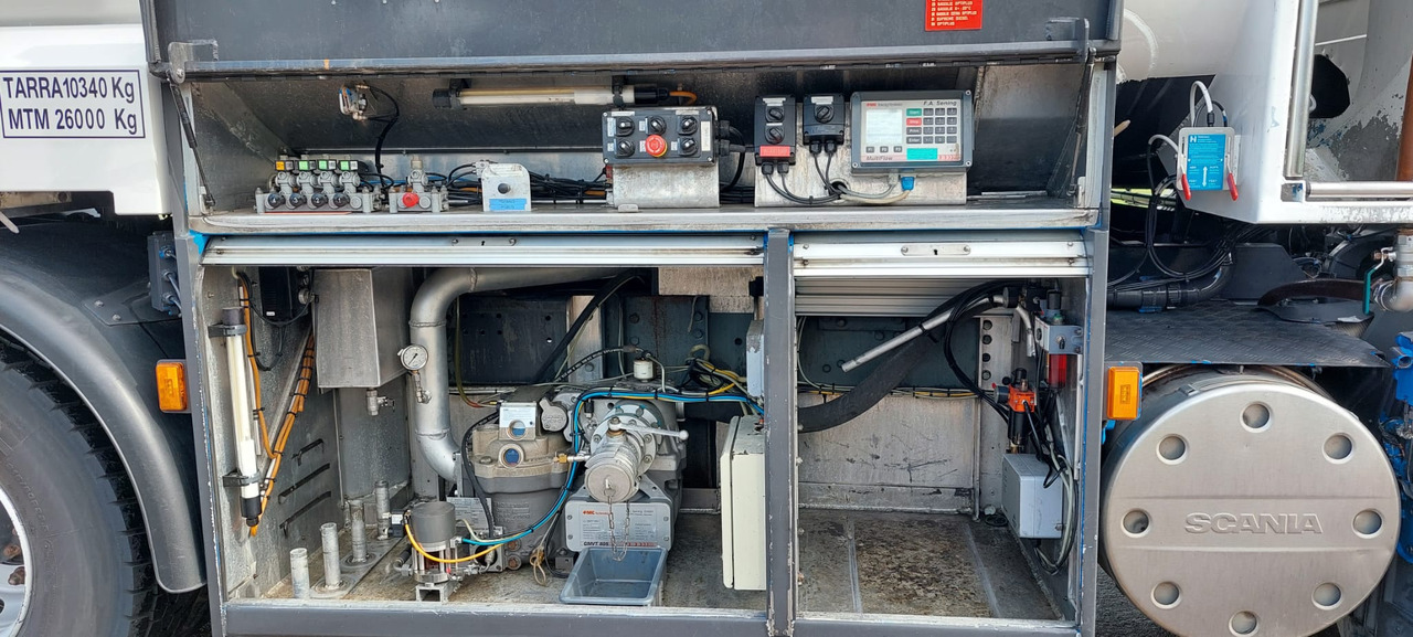 Грузовик-цистерна для транспортировки топлива SCANIA PRT, P310, P380 (lot of 3): фото 26