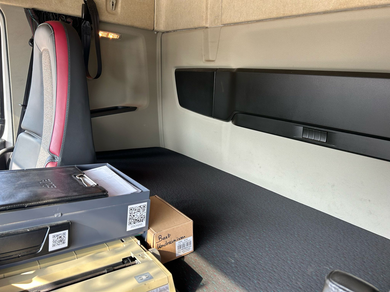 Грузовик-цистерна VOLVO FM: фото 9