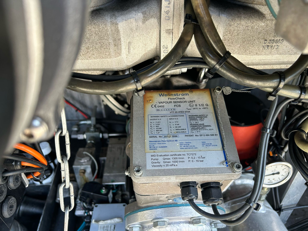 Грузовик-цистерна VOLVO FM: фото 7