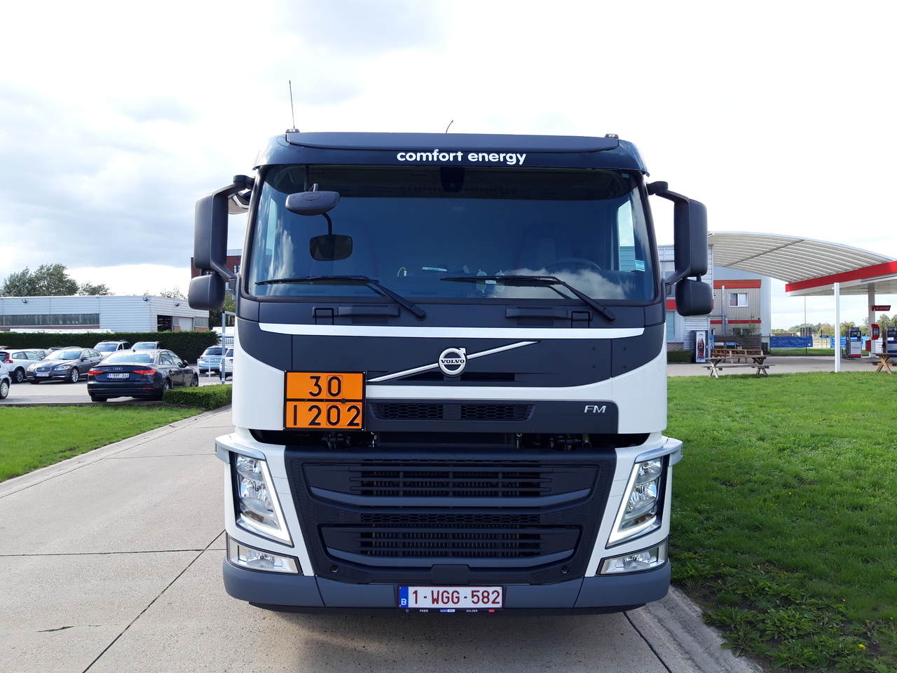 Грузовик-цистерна Volvo FM: фото 9