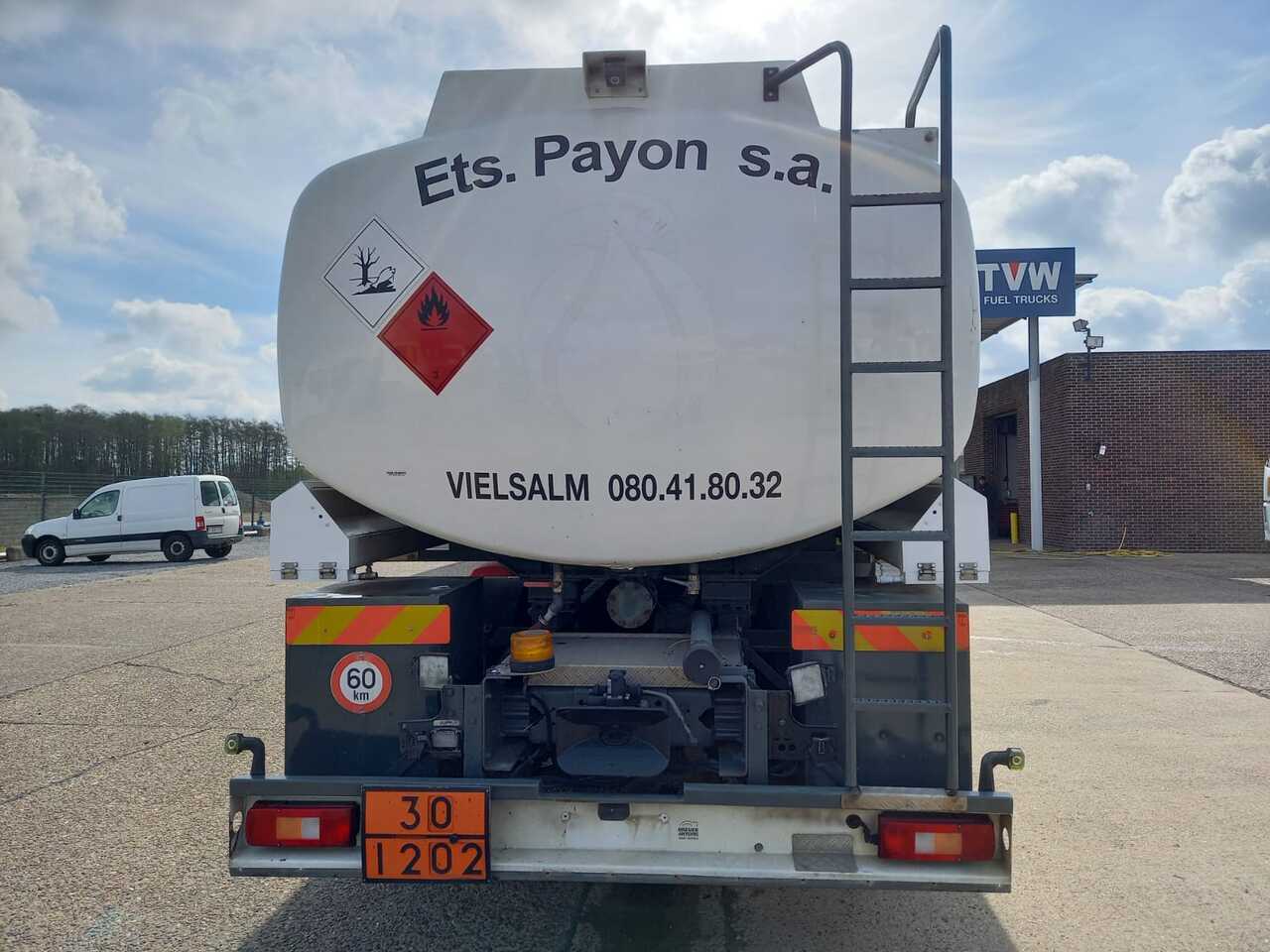 Грузовик-цистерна Volvo FMFH: фото 9