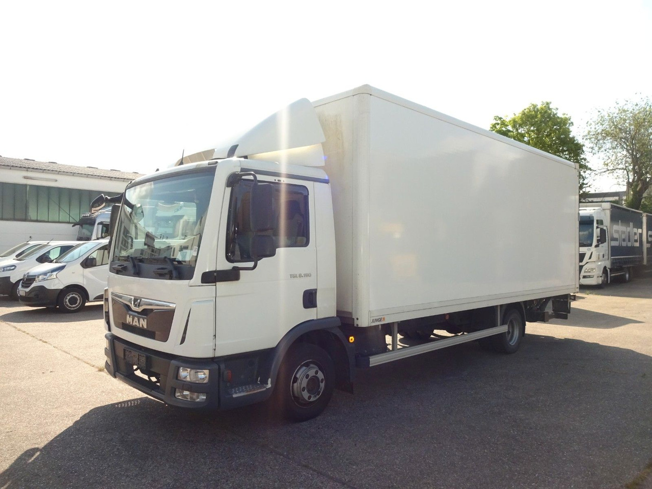 MAN MAN TGL 8.190, Koffer, LBW, Kamera, Luft, AHK - Грузовик с закрытым кузовом: фото 3 MAN MAN TGL 8.190, Koffer, LBW, Kamera, Luft, AHK - Грузовик с закрытым кузовом: фото 3