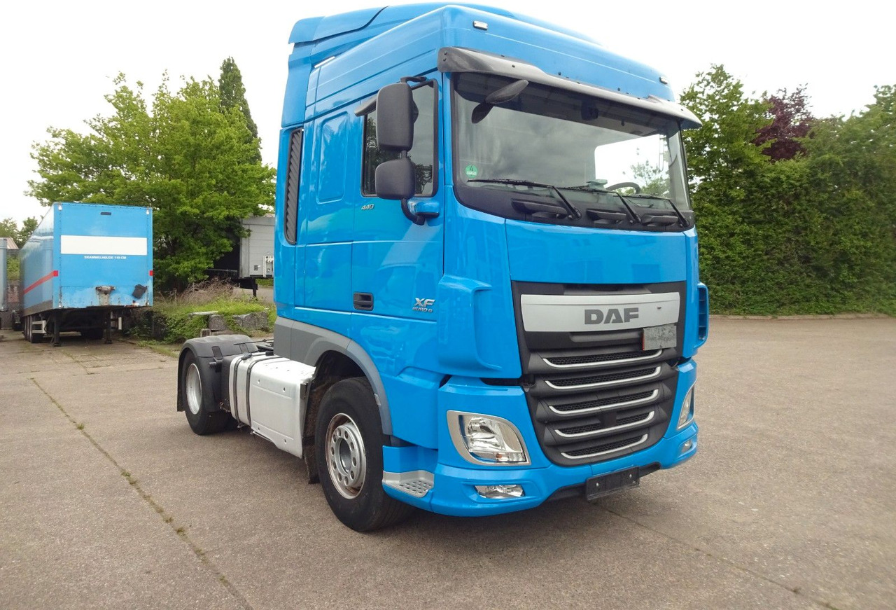 DAF XF 440, SC, Klima, 2 x Tank, Intarder, Standklim - Тягач: фото 3 DAF XF 440, SC, Klima, 2 x Tank, Intarder, Standklim - Тягач: фото 3