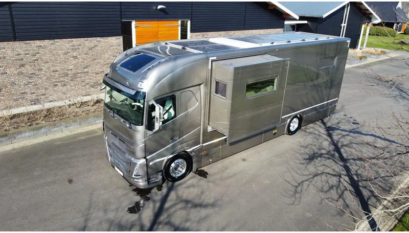 Volvo Motorhome Pop-out - Garage - 4.780KM - New condition FH 540 - Дом на колесах: фото 1 Volvo Motorhome Pop-out - Garage - 4.780KM - New condition FH 540 - Дом на колесах: фото 1
