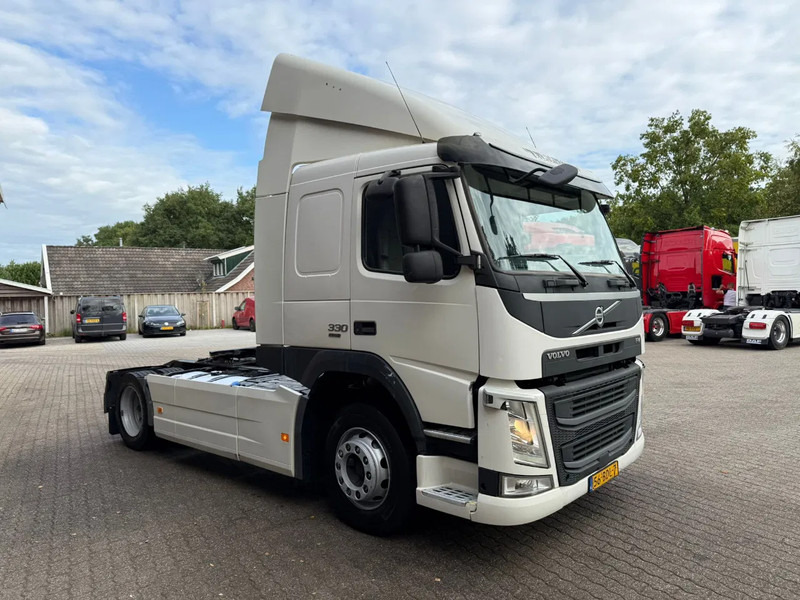 Volvo FM 330 Slaapcabine Side skirts NL Truck APK/TUV 05-2026 - Тягач: фото 2 Volvo FM 330 Slaapcabine Side skirts NL Truck APK/TUV 05-2026 - Тягач: фото 2
