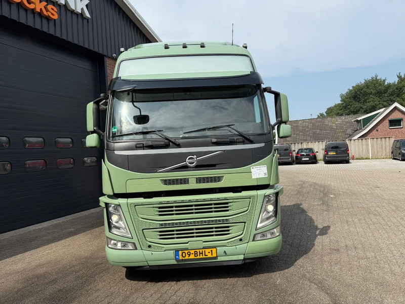 Volvo FM 370 Globetrotter XL Xenon Side skirts NL Truck - Тягач: фото 3 Volvo FM 370 Globetrotter XL Xenon Side skirts NL Truck - Тягач: фото 3