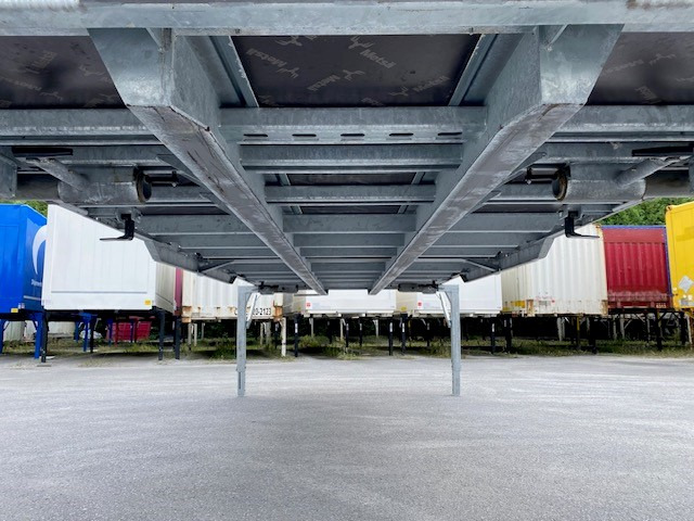 Kögel BDF-System, 7.450 mm lang, mit Heckklappe - Кузов платформа: фото 4 Kögel BDF-System, 7.450 mm lang, mit Heckklappe - Кузов платформа: фото 4