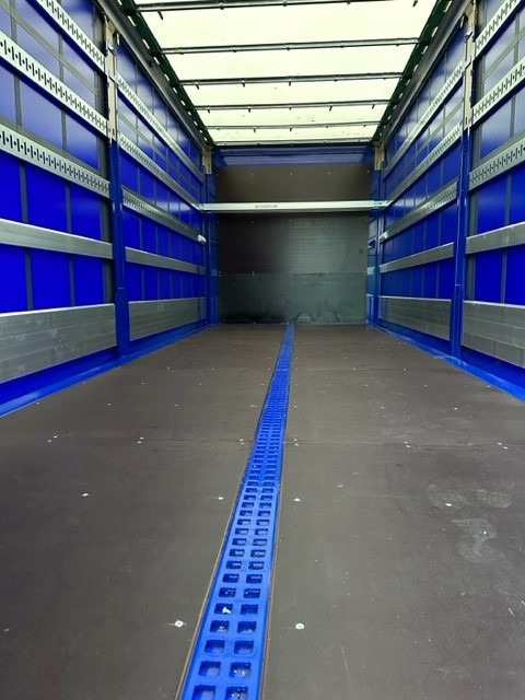 Krone BDF Wechselaufbau 7.45m - THW Ausführung - Тентованный кузов: фото 3 Krone BDF Wechselaufbau 7.45m - THW Ausführung - Тентованный кузов: фото 3