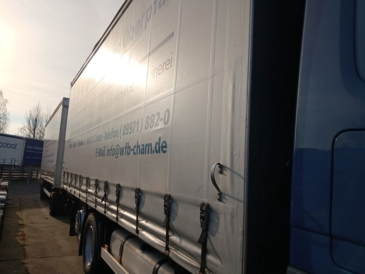 Hofmann 2xWB2205 C745 9/2007 Hubdach,Curtainsider,Edscha Hofmann 2xWB2205 C745 9/2007 Hubdach,Curtainsider,Edscha - Тентованный кузов: фото 1 Hofmann 2xWB2205 C745 9/2007 Hubdach,Curtainsider,Edscha Hofmann 2xWB2205 C745 9/2007 Hubdach,Curtainsider,Edscha - Тентованный кузов: фото 1